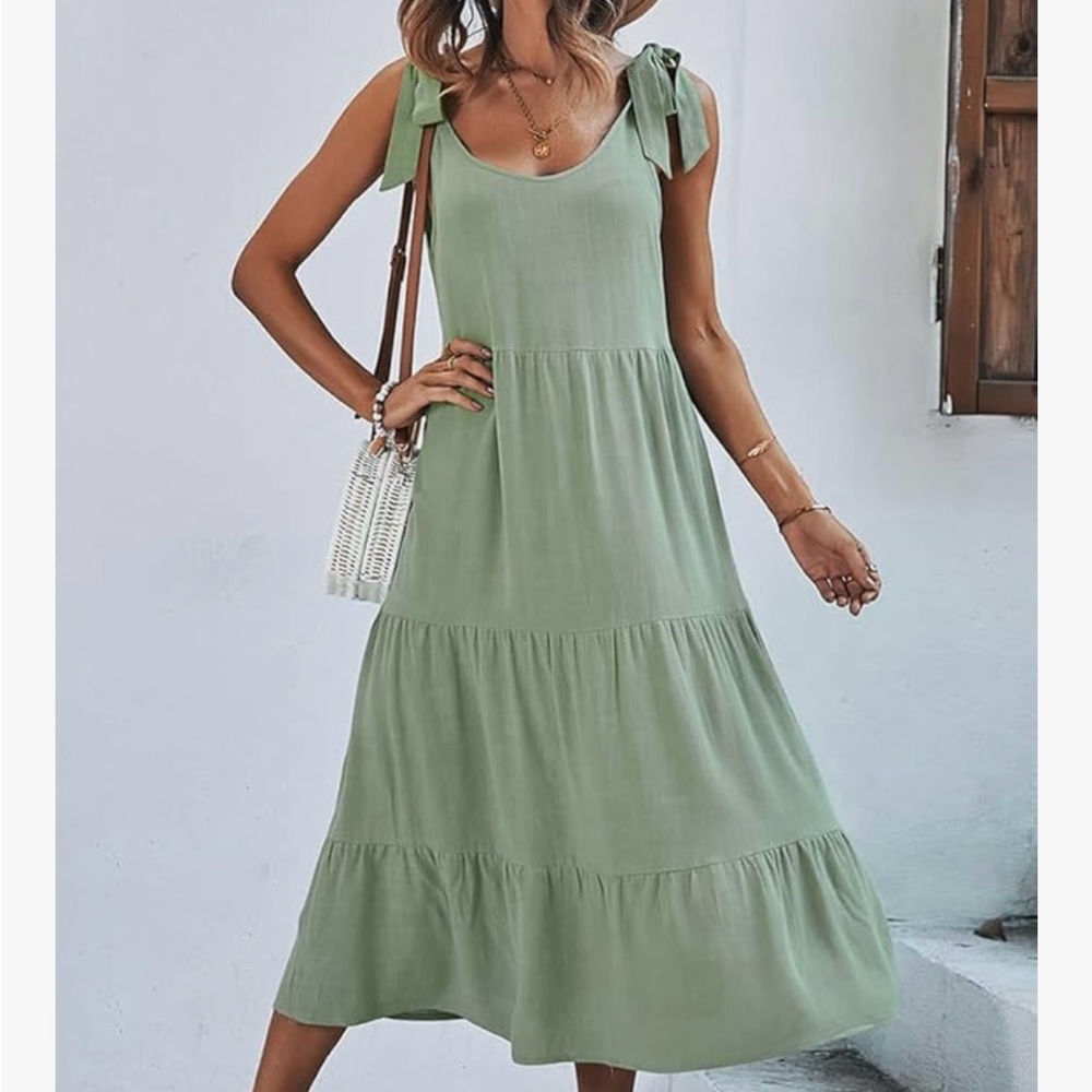 NWT - Chouyatou - Size M - Green Sleeveless Midi Dress